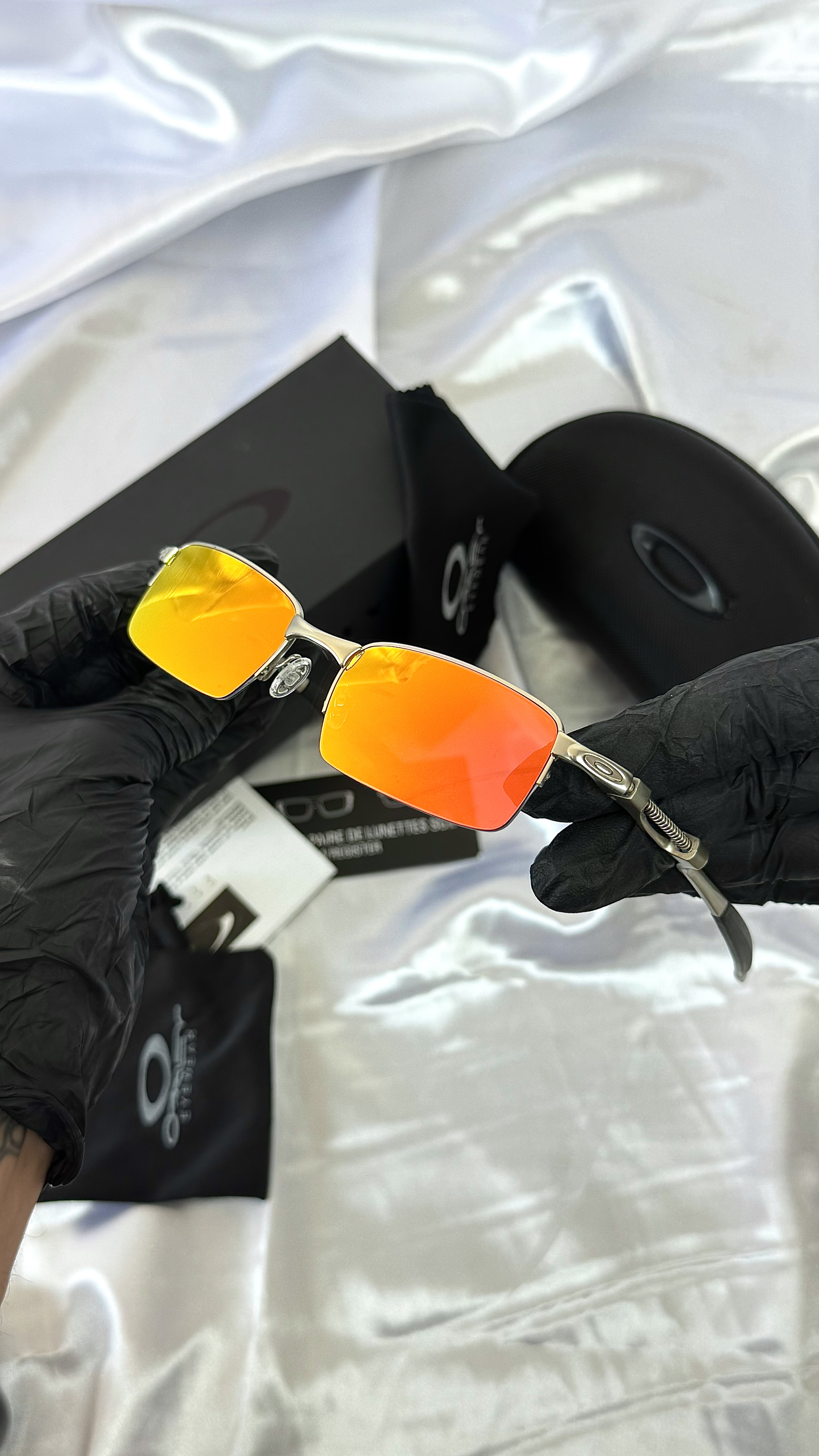 عینک آفتابی و ورزشی برند اوکلی OAKLEY مستر کوالیتی